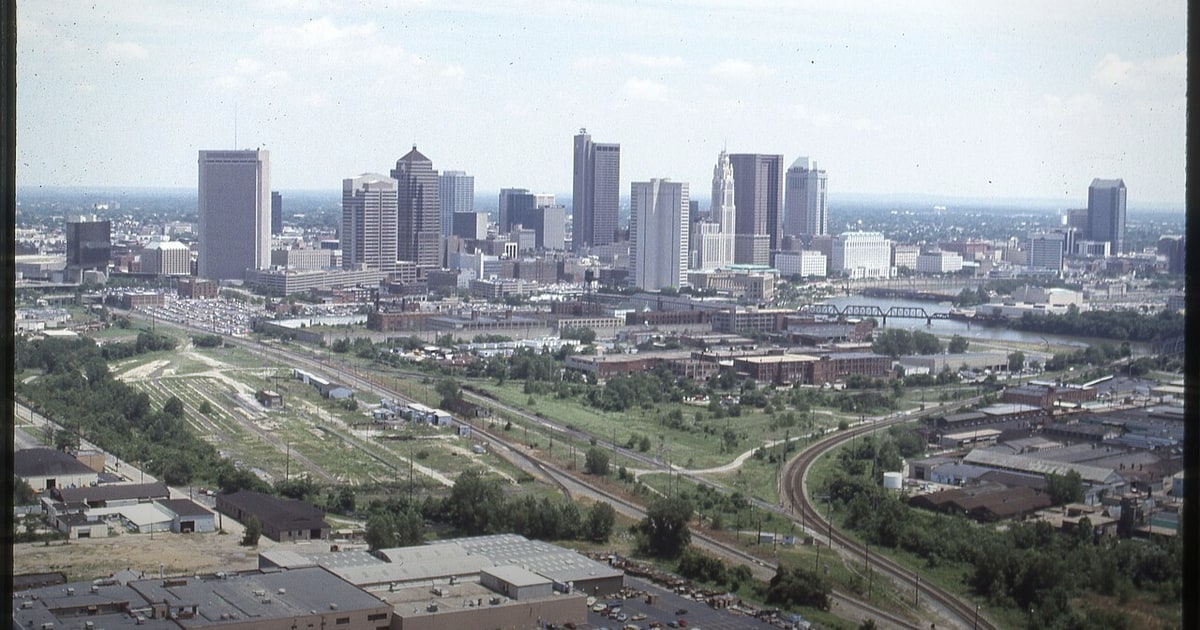 Why the Best CRE Teams Are Ditching InDesign for Offering Memorandum Software