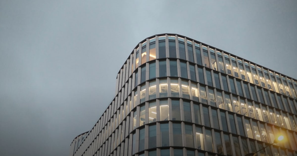 JLL Doubles Down on Shareholder Value and Artificial Intelligence in Strategic Pivot