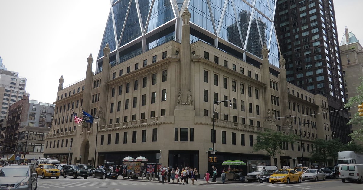 Shattering Ceilings: Manhattan Office Rates Cross $300 PSF Threshold